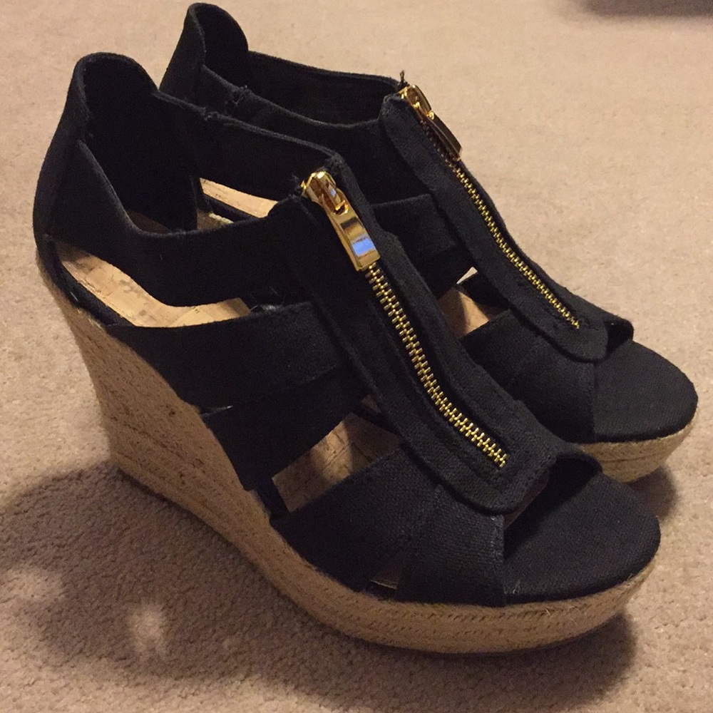 ❗️2/$25❗️Black wedges from Target